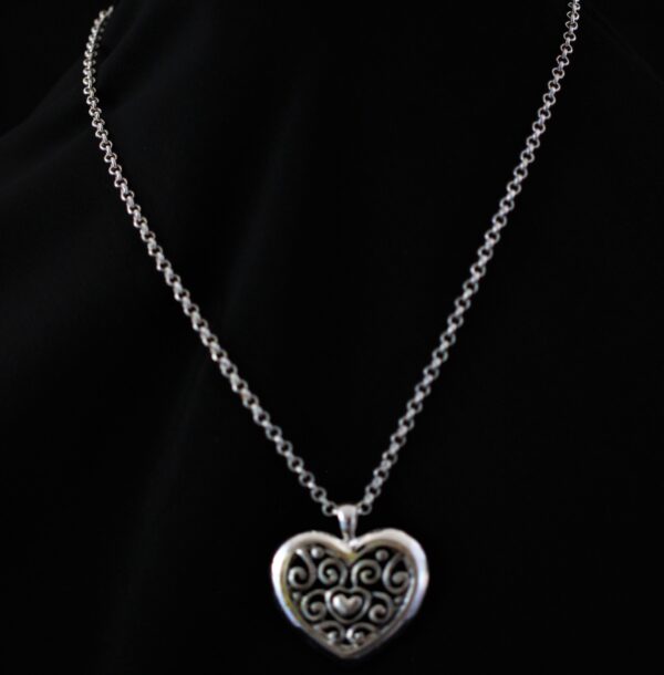 Fancy Metal Heart Necklace w/Earrings