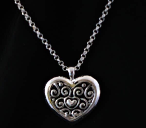 Fancy Metal Heart Necklace w/Earrings